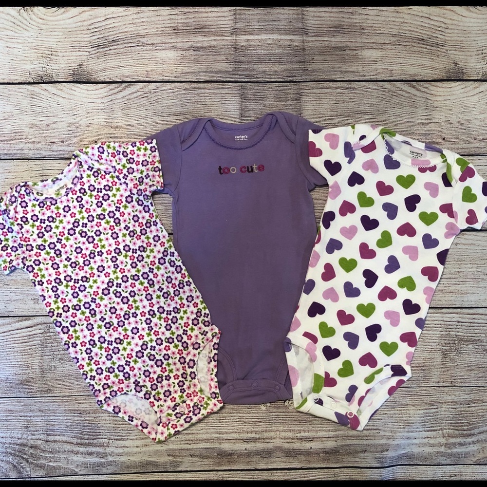 (20% OFF 4+) A69 Carter’s 3pk girls onesies, 9mos